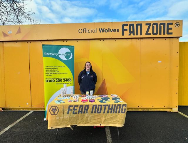 Recovery Near You are down in the Fanzone today @wolves  ready to provide some safer drinking advice and service information for all of those heading to game. 

Come along and say Hi to our team! 

@wolverhampton_today 

#alcoholadvice #specalistservices #wolverhampton #wolverhamptonwanderers #alcohol #RNY